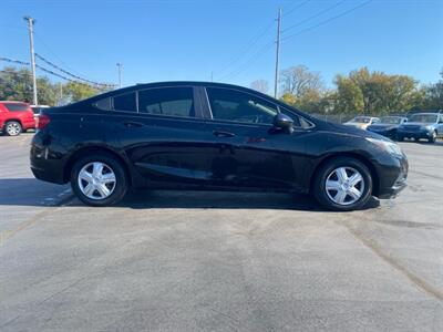 2018 Chevrolet Cruze LS Auto   - Photo 4 - Cahokia, IL 62206