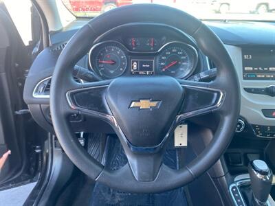 2018 Chevrolet Cruze LS Auto   - Photo 9 - Cahokia, IL 62206