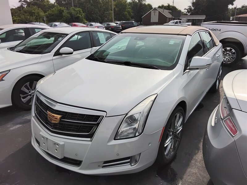 2016 Cadillac XTS Luxury - Photo 2 - Cahokia, IL 62206