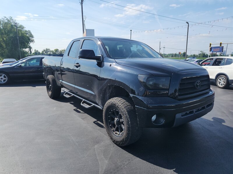 2009 Toyota Tundra Grade - Photo 1 - Cahokia, IL 62206