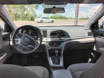 2017 Hyundai ELANTRA SE   - Photo 5 - Cahokia, IL 62206