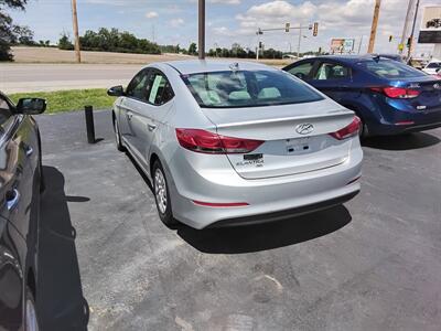 2017 Hyundai ELANTRA SE   - Photo 3 - Cahokia, IL 62206