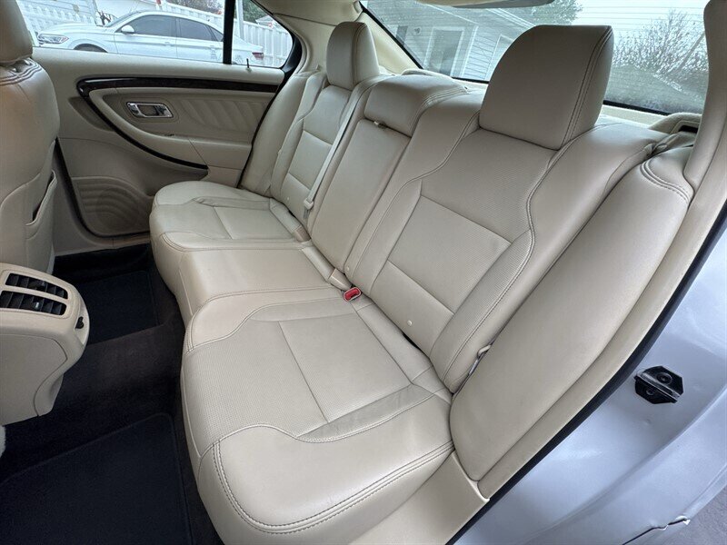 2015 Ford Taurus Limited - Photo 18 - Millstadt, IL 62260