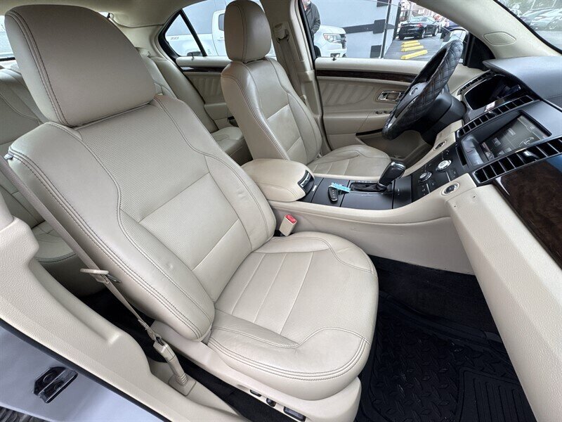 2015 Ford Taurus Limited - Photo 16 - Millstadt, IL 62260