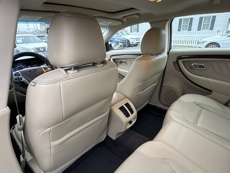 2015 Ford Taurus Limited - Photo 15 - Millstadt, IL 62260