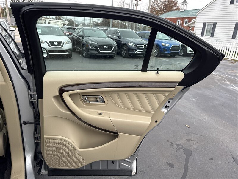 2015 Ford Taurus Limited - Photo 23 - Millstadt, IL 62260