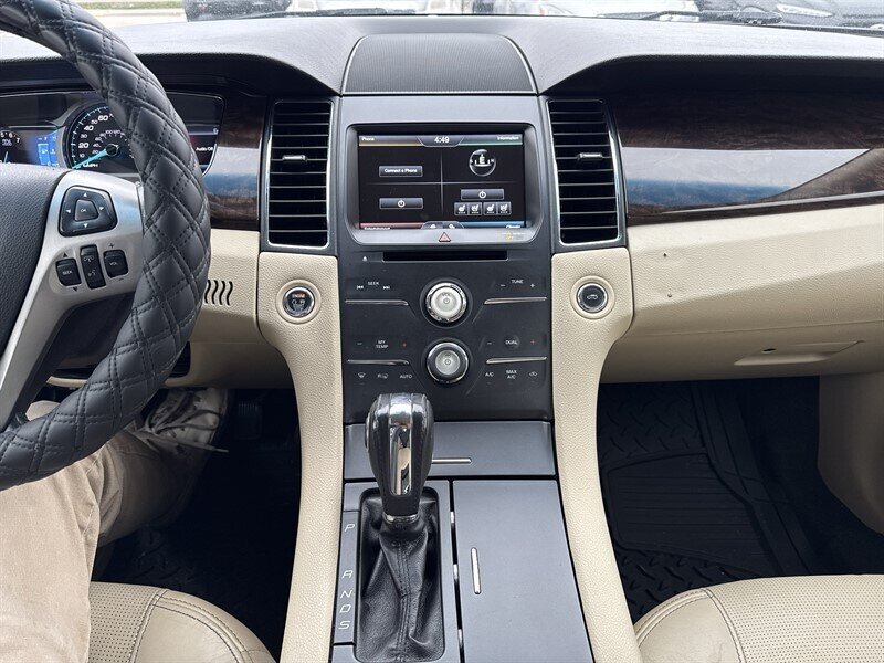 2015 Ford Taurus Limited - Photo 9 - Millstadt, IL 62260
