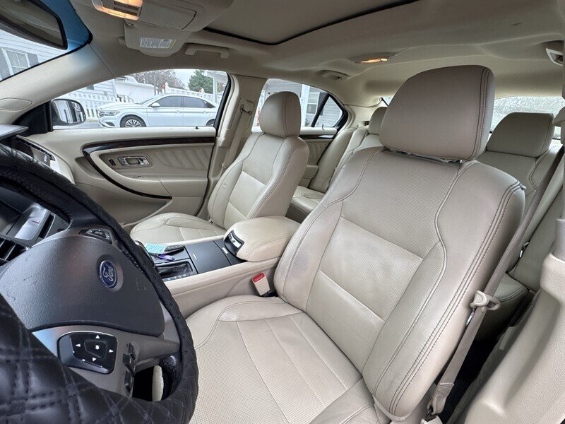 2015 Ford Taurus Limited - Photo 13 - Millstadt, IL 62260