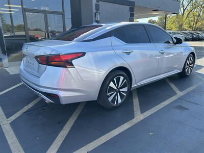 2020 Nissan Altima 2.5 SL - Photo 4 - Fairview Heights, IL 62208