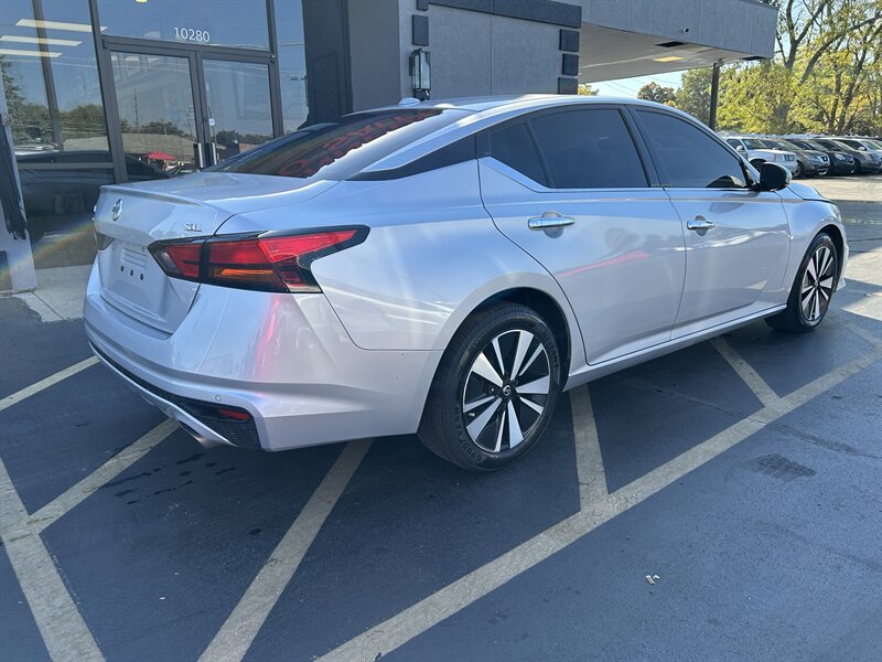 2020 Nissan Altima 2.5 SL - Photo 4 - Fairview Heights, IL 62208