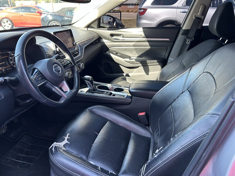 2020 Nissan Altima 2.5 SL - Photo 8 - Fairview Heights, IL 62208