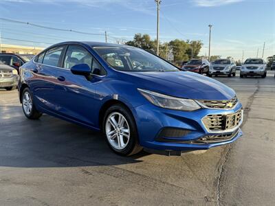 2018 Chevrolet Cruze LT Auto   - Photo 2 - Cahokia, IL 62206