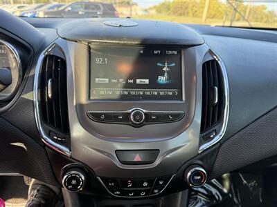 2018 Chevrolet Cruze LT Auto   - Photo 12 - Cahokia, IL 62206