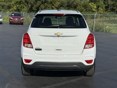 2018 Chevrolet Trax LS - Photo 6 - Cahokia, IL 62206