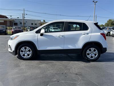 2018 Chevrolet Trax LS - Photo 3 - Cahokia, IL 62206