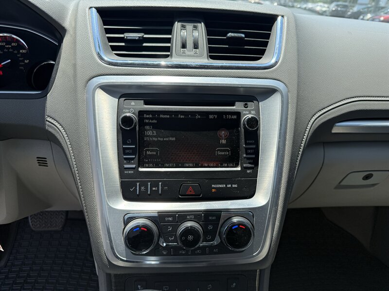 2016 GMC Acadia SLT-1 - Photo 14 - Cahokia, IL 62206
