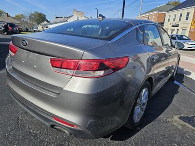 2017 Kia Optima LX   - Photo 3 - Millstadt, IL 62260