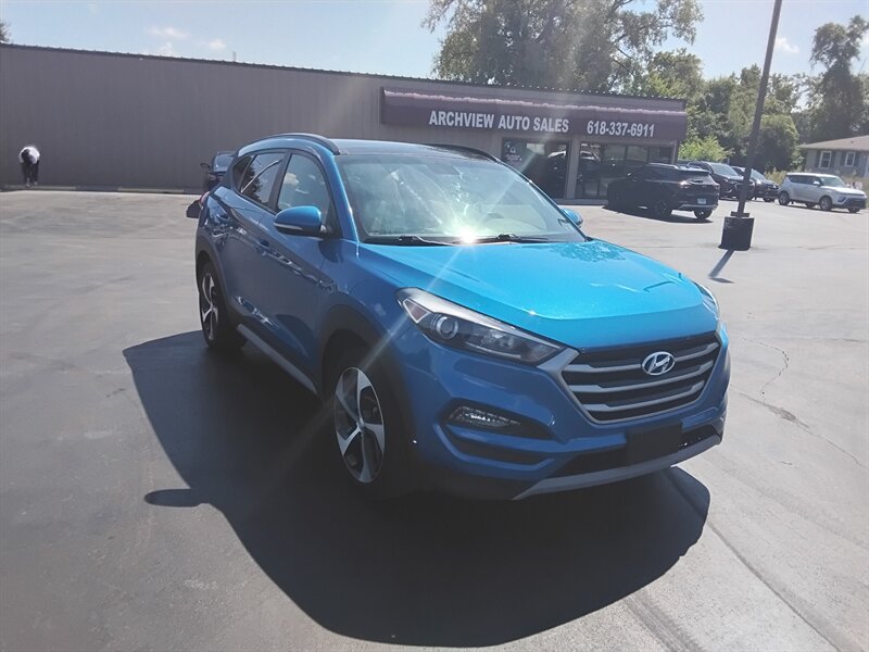 2018 Hyundai TUCSON Limited - Photo 2 - Cahokia, IL 62206