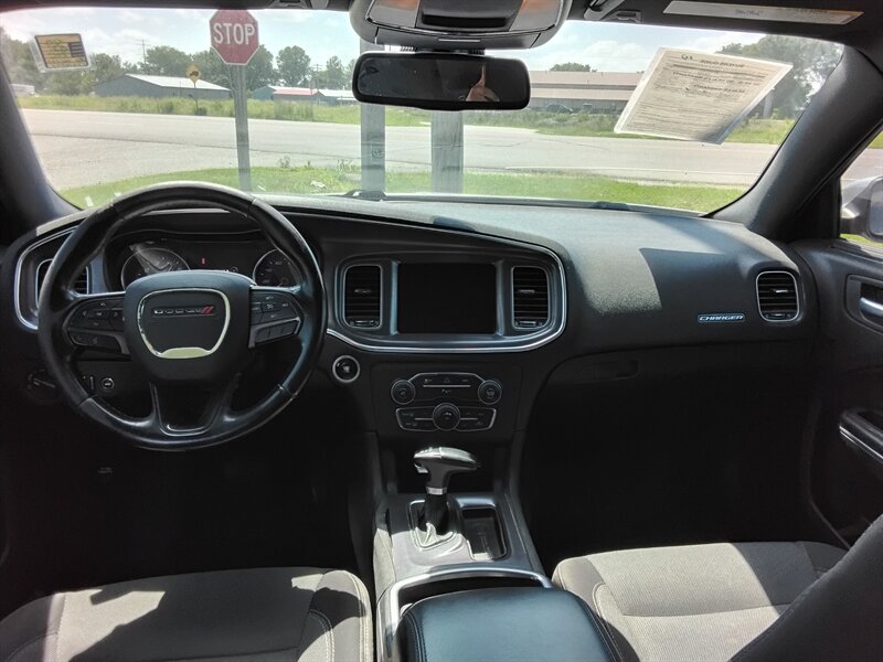 2015 Dodge Charger SE - Photo 5 - Cahokia, IL 62206