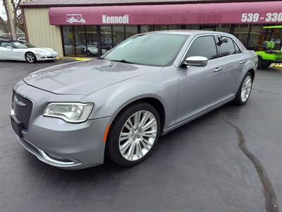 2017 Chrysler 300C   - Photo 1 - Freeburg, IL 62243