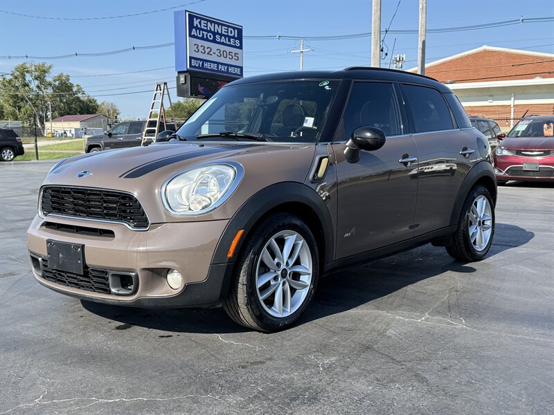 2011 MINI Cooper Countryman S ALL4 - Photo 1 - Cahokia, IL 62206