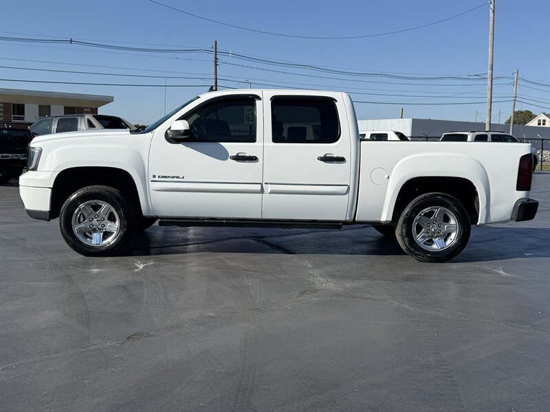 2009 GMC Sierra 1500 Denali - Photo 3 - Cahokia, IL 62206