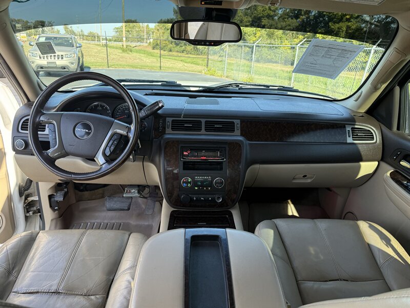 2009 GMC Sierra 1500 Denali - Photo 11 - Cahokia, IL 62206