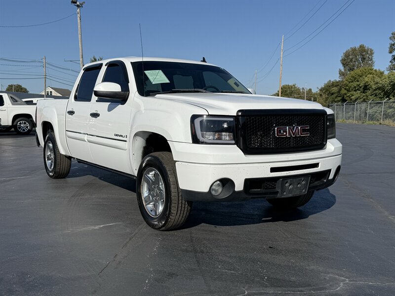 2009 GMC Sierra 1500 Denali - Photo 4 - Cahokia, IL 62206