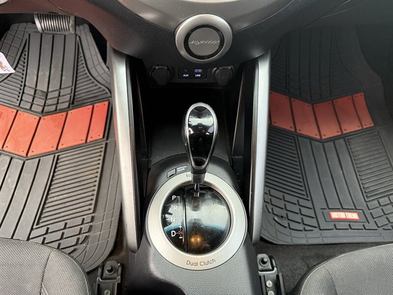 2017 Hyundai VELOSTER - Photo 13 - Cahokia, IL 62206