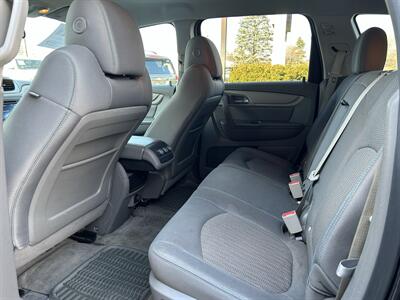 2017 Chevrolet Traverse LS   - Photo 9 - Fairview Heights, IL 62208