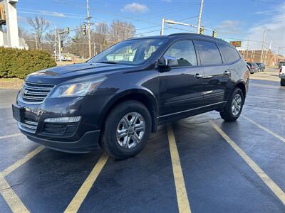 2017 Chevrolet Traverse LS   - Photo 3 - Fairview Heights, IL 62208