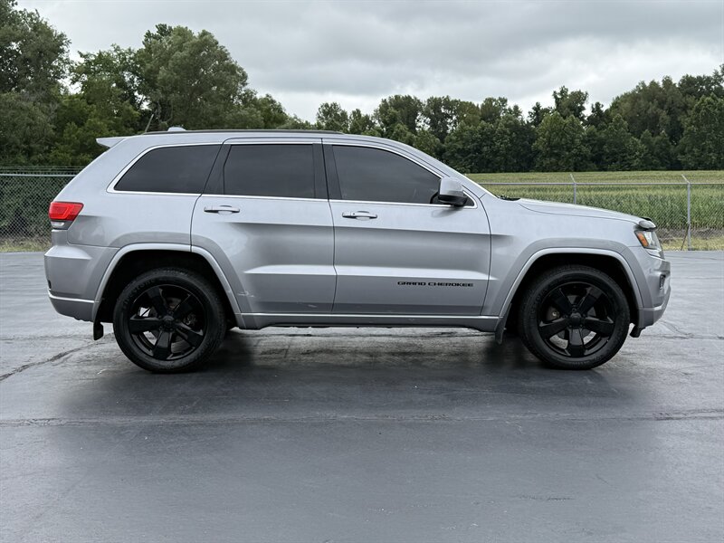 2015 Jeep Grand Cherokee Altitude - Photo 5 - Cahokia, IL 62206