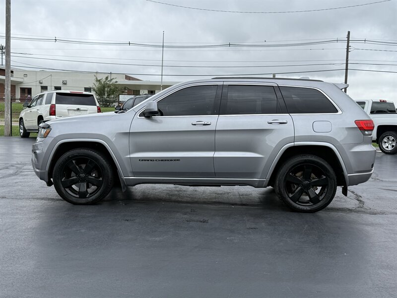 2015 Jeep Grand Cherokee Altitude - Photo 2 - Cahokia, IL 62206