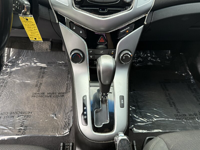 2011 Chevrolet Cruze LT - Photo 14 - Cahokia, IL 62206