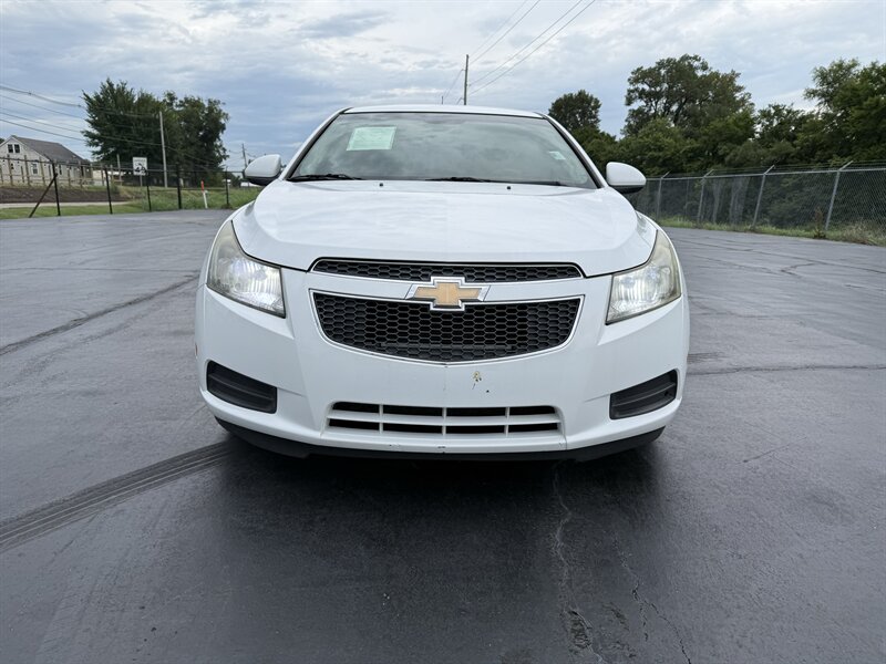 2011 Chevrolet Cruze LT - Photo 2 - Cahokia, IL 62206