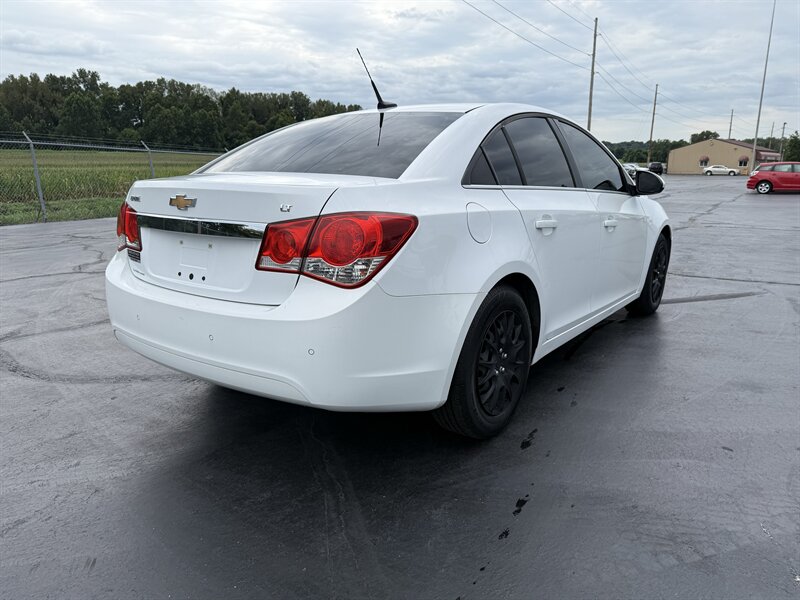 2011 Chevrolet Cruze LT - Photo 5 - Cahokia, IL 62206