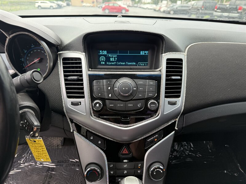 2011 Chevrolet Cruze LT - Photo 13 - Cahokia, IL 62206