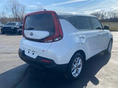 2020 Kia Soul LX   - Photo 8 - Cahokia, IL 62206