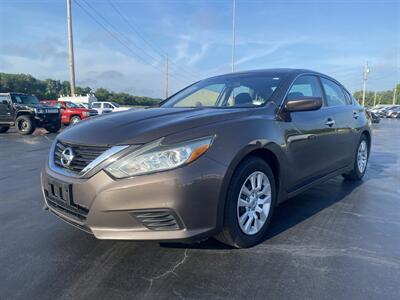 2016 Nissan Altima 2.5   - Photo 1 - Cahokia, IL 62206