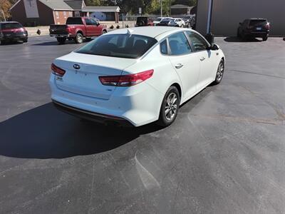 2016 Kia Optima LX Turbo   - Photo 4 - Cahokia, IL 62206