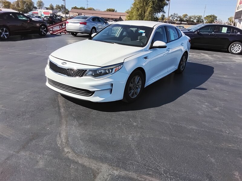 2016 Kia Optima LX Turbo   - Photo 1 - Cahokia, IL 62206