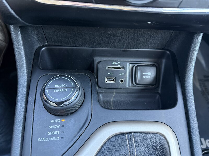 2014 Jeep Cherokee Limited - Photo 15 - Cahokia, IL 62206