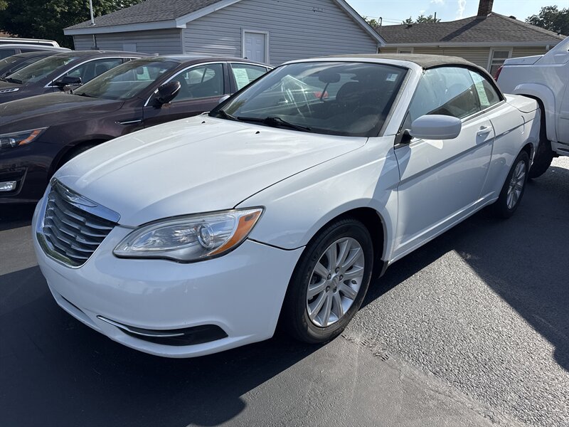 2012 Chrysler 200 Series Touring Convertible - Photo 1 - Millstadt, IL 62260