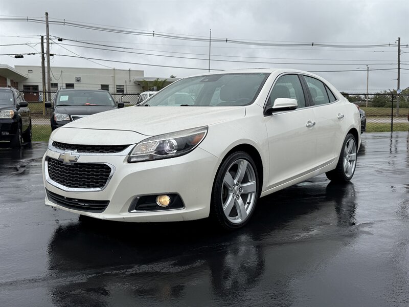 2014 Chevrolet Malibu LTZ   - Photo 1 - Cahokia, IL 62206