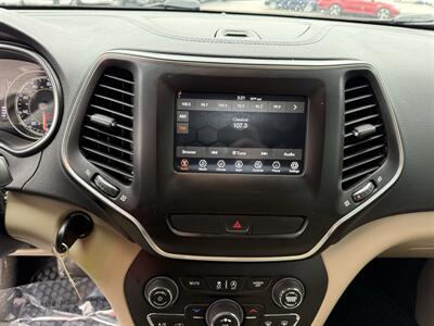 2019 Jeep Cherokee Latitude   - Photo 14 - Cahokia, IL 62206