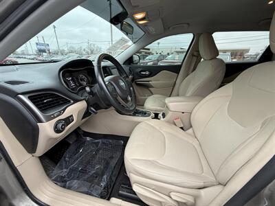 2019 Jeep Cherokee Latitude   - Photo 9 - Cahokia, IL 62206