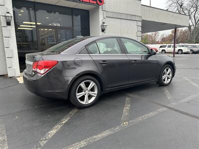 2016 Chevrolet Cruze Limited 2LT Auto   - Photo 4 - Fairview Heights, IL 62208