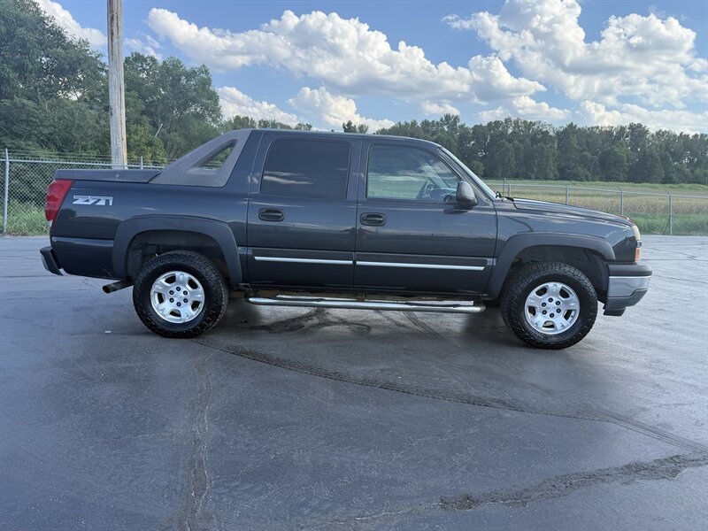 2006 Chevrolet Avalanche LT 1500 LT 1500 4dr Crew Cab - Photo 8 - Cahokia, IL 62206