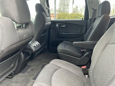2011 Chevrolet Traverse LT - Photo 9 - Fairview Heights, IL 62208