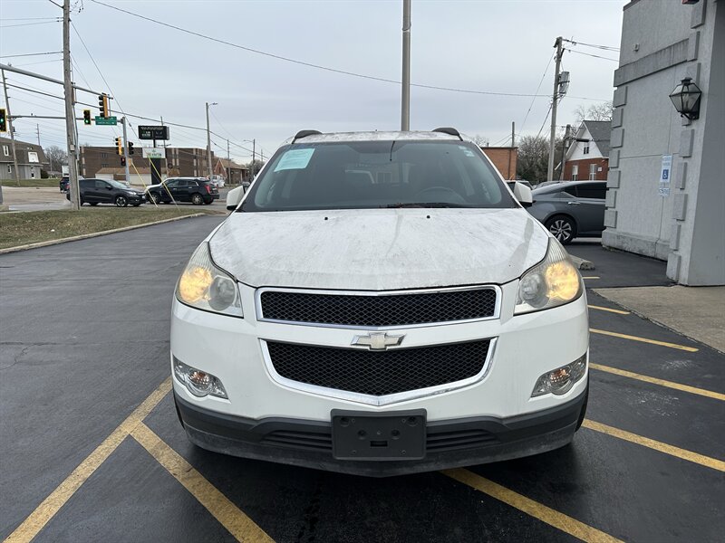 2011 Chevrolet Traverse LT - Photo 6 - Fairview Heights, IL 62208